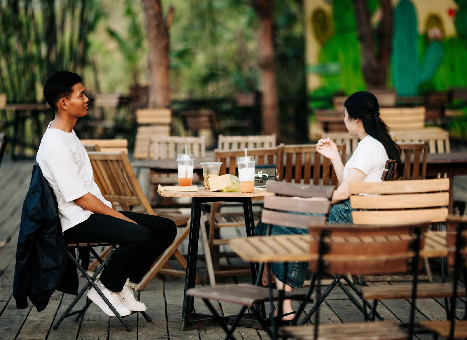 3 tuần chat rồi mới gặp: cách không biến date đầu thành phỏng vấn
