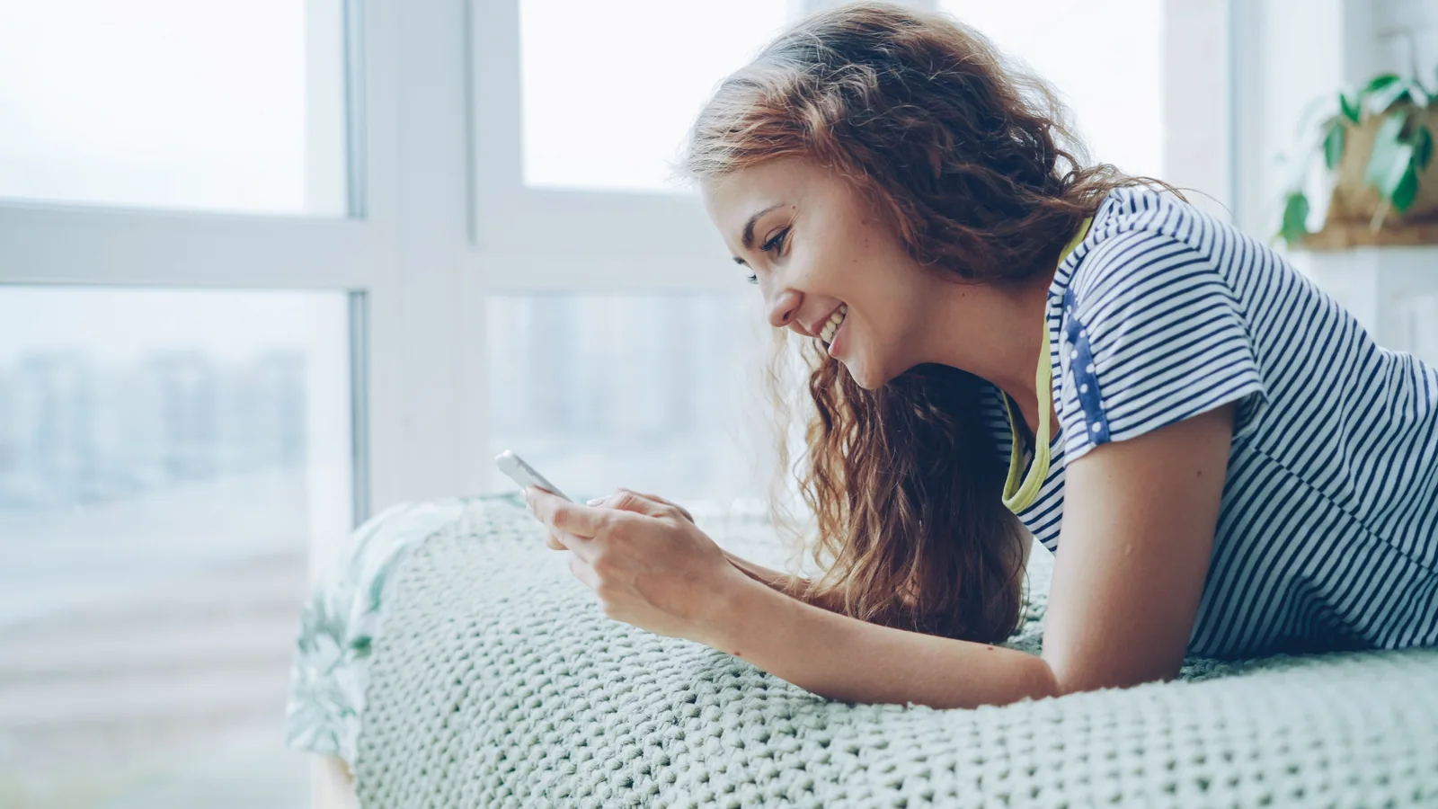 Texting energy: reply liền hay giữ mystery? 2026 có câu trả lời mới